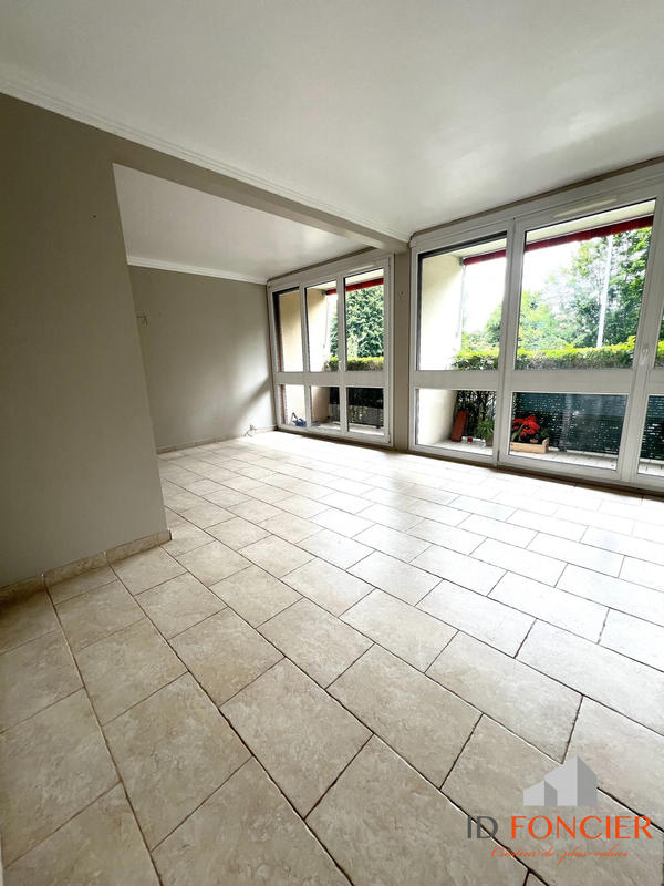 Appartement - 90 m² - 5 pièces