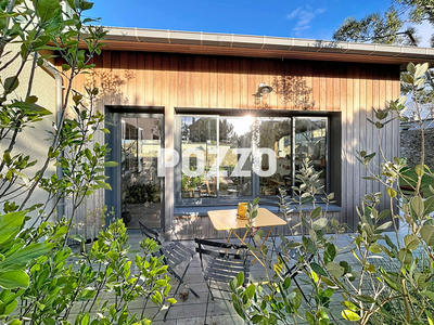 Maison - 223 m² - 8 pièces