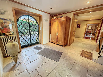 Maison - 261 m² - 9 pièces