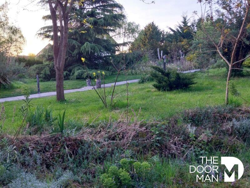 Maison - 327 m² - 8 pièces