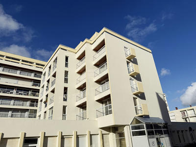 Bureau - 92 m² - 6 pièces