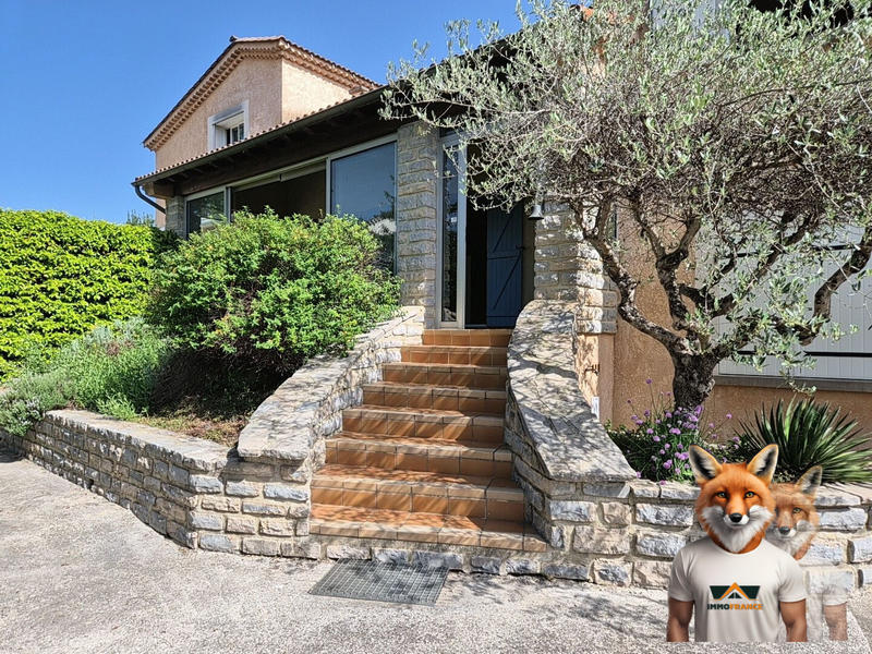 Maison traditionnelle - 186 m² - 8 pièces