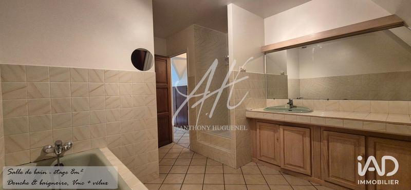 Maison - 256 m² - 6 pièces