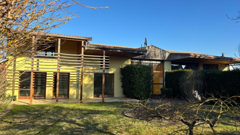 Maison - 350 m² - 9 pièces