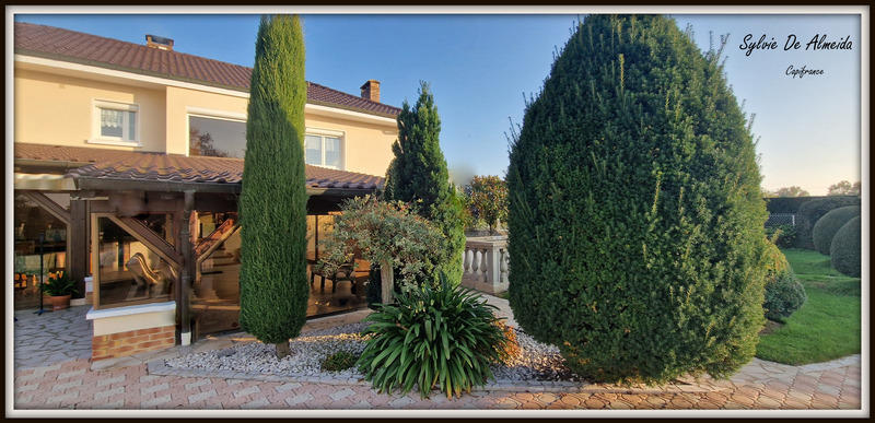 Maison - 206 m² - 6 pièces