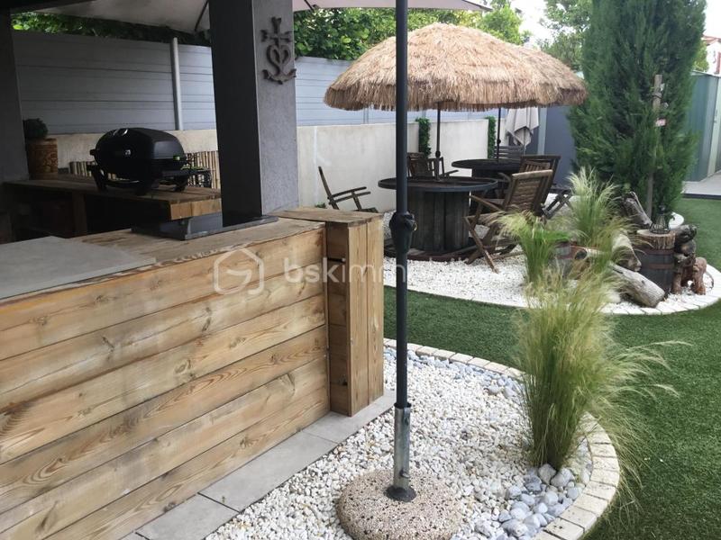 Villa - 202 m² - 10 pièces