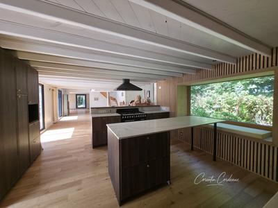 Propriété - 210 m² - 7 pièces