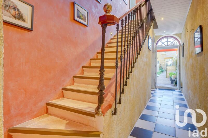 Maison - 362 m² - 15 pièces