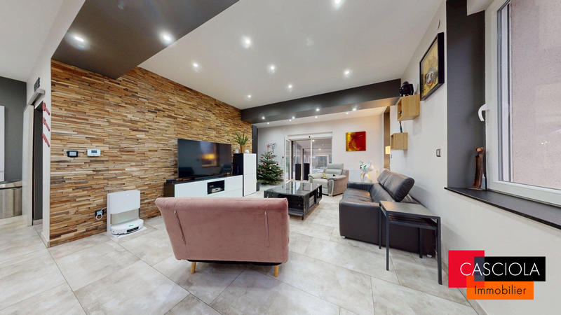 Maison ancienne - 212 m² - 7 pièces