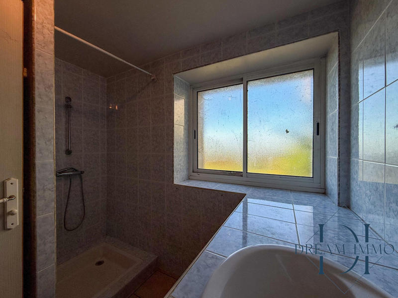 Maison - 273 m² - 9 pièces