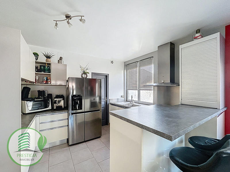 Appartement - 90 m² - 4 pièces