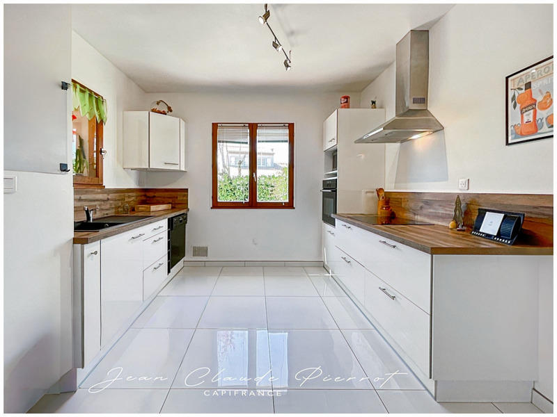 Maison - 140 m² - 6 pièces