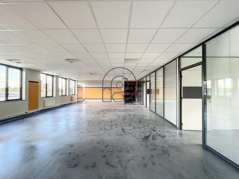 Bureau - 1 000 m²