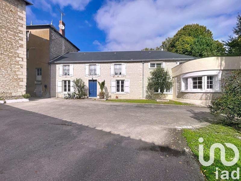 Maison - 273 m² - 10 pièces