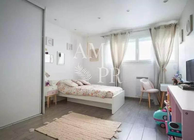 Maison - 148 m² - 6 pièces