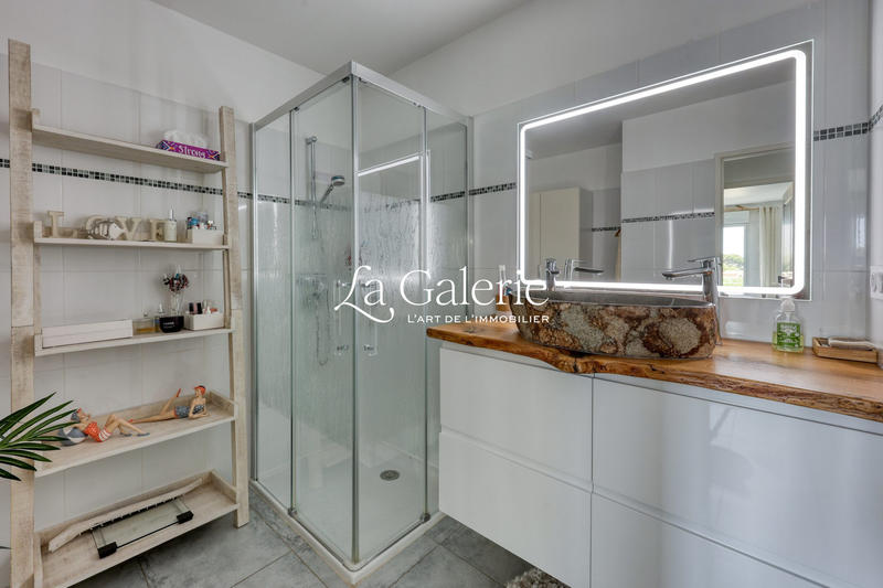 Appartement - 83 m² - 4 pièces