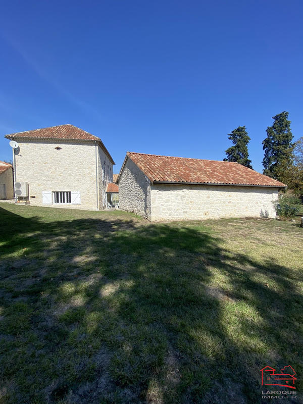Maison - 239 m² - 5 pièces