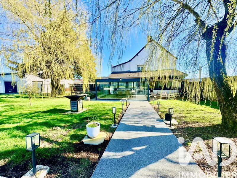 Maison - 363 m² - 7 pièces