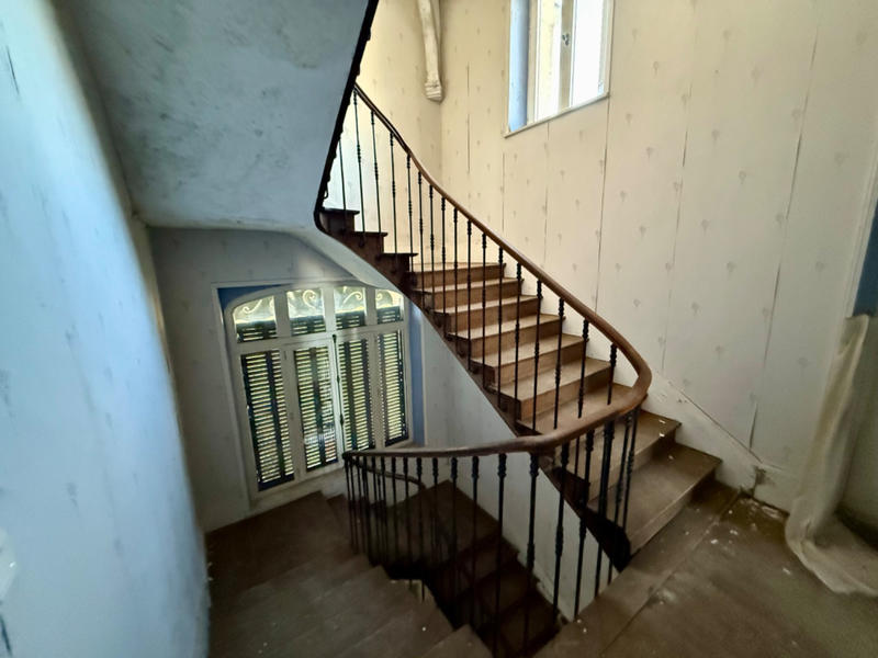 Maison - 270 m² - 7 pièces