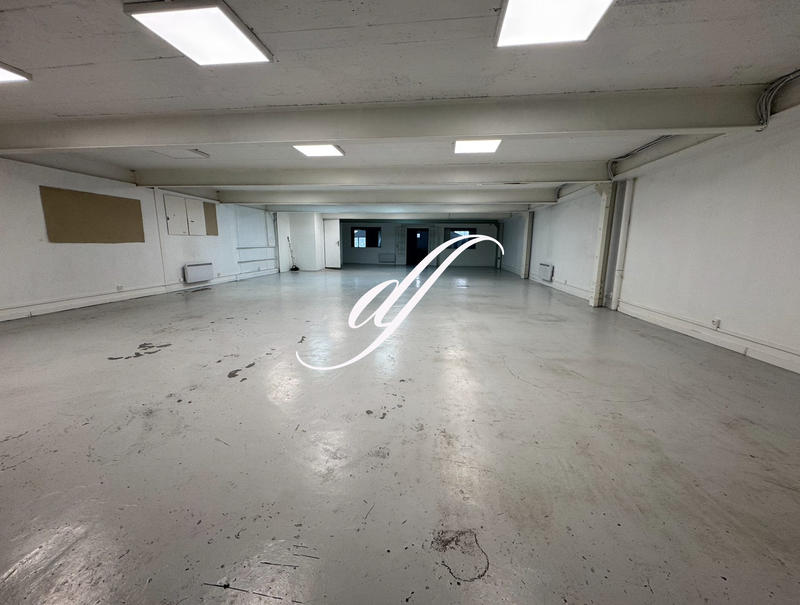 Immeuble - 1 200 m²