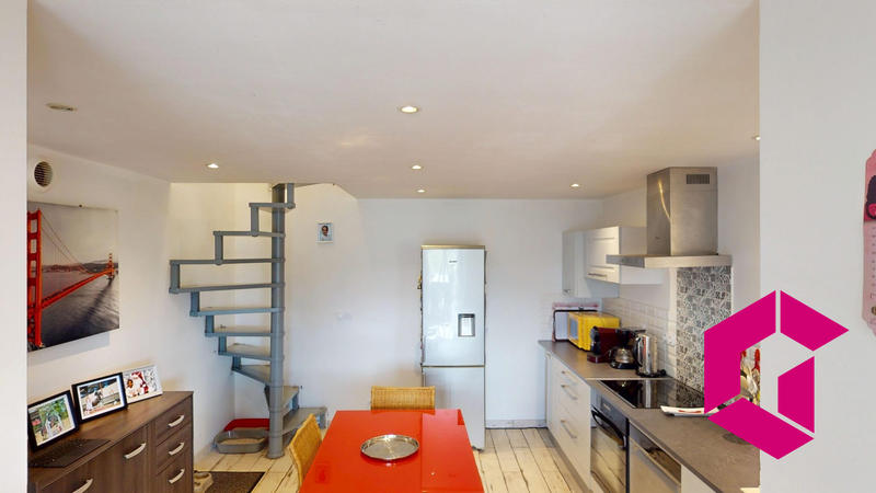 Maison - 99 m² - 4 pièces