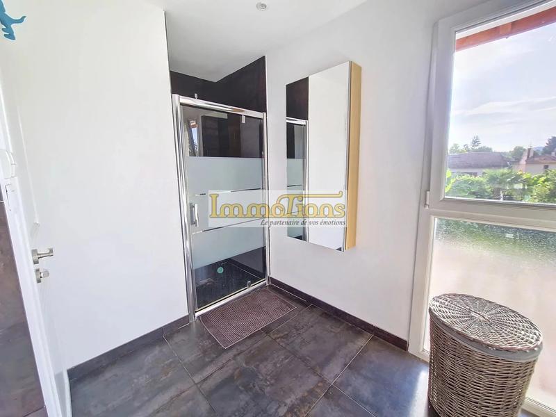 Maison - 166 m² - 6 pièces