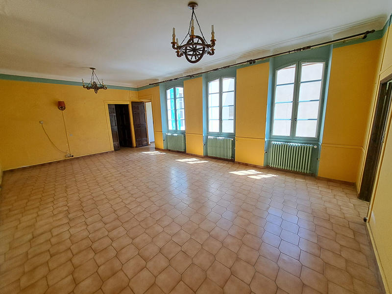 Maison - 221 m² - 8 pièces