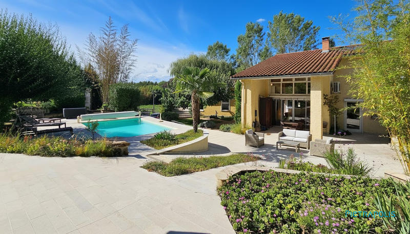 Maison - 198 m² - 7 pièces