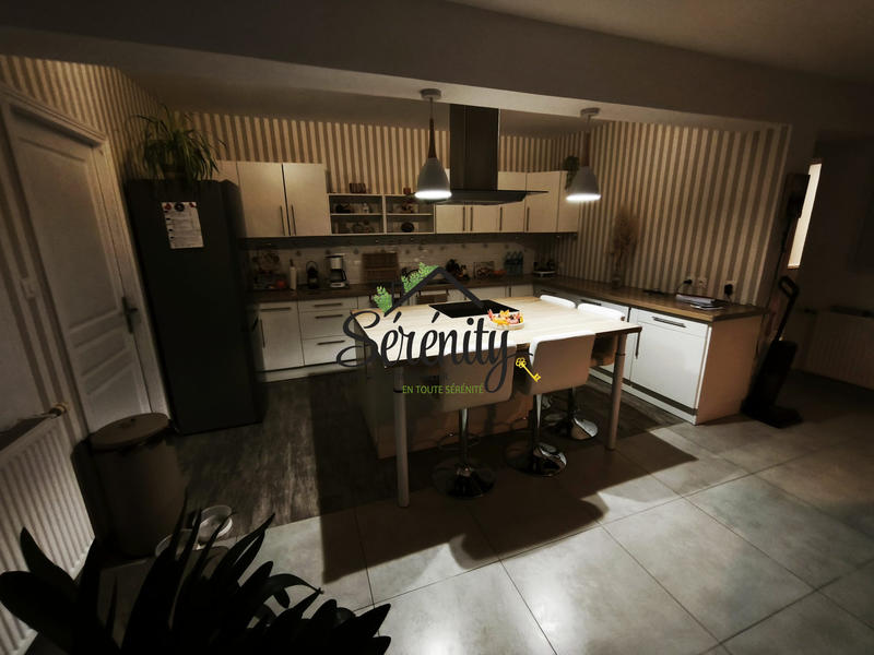 Maison - 121 m² - 7 pièces