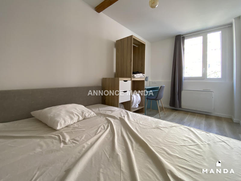 Chambre - 9 m² - 5 pièces