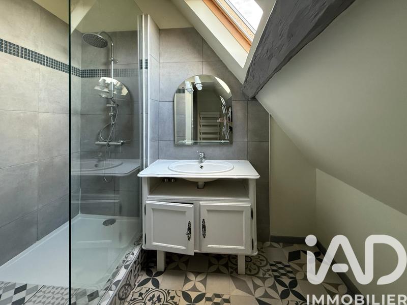 Maison - 220 m² - 11 pièces