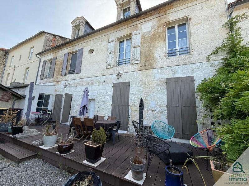 Maison - 255 m² - 10 pièces