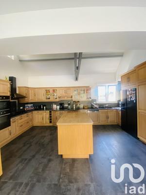 Maison - 400 m² - 8 pièces