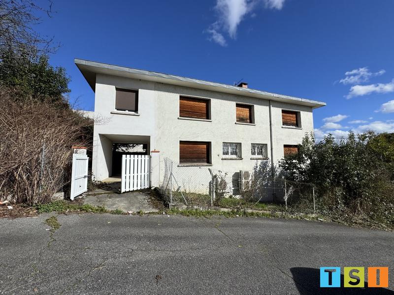 Maison de ville - 205 m² - 10 pièces