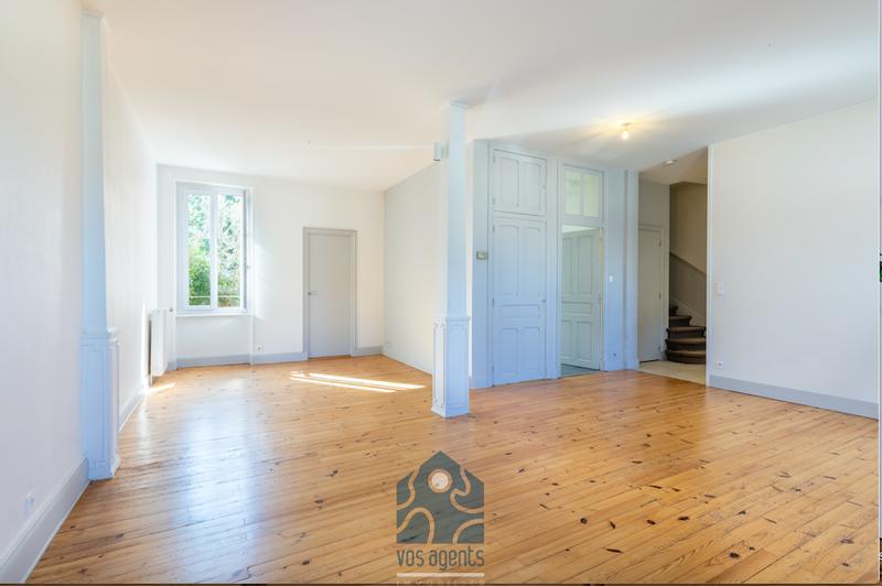 Maison - 181 m² - 7 pièces