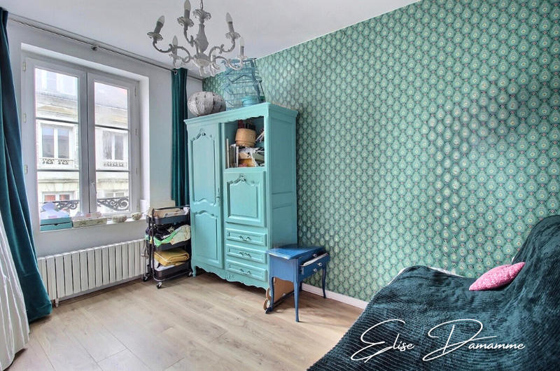 Maison - 320 m² - 12 pièces