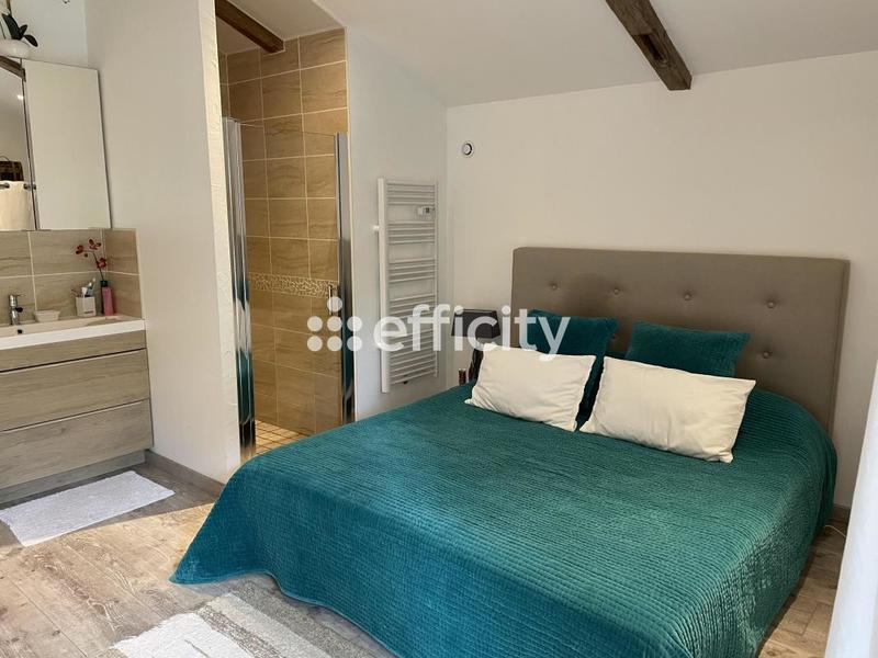 Maison - 201 m² - 7 pièces