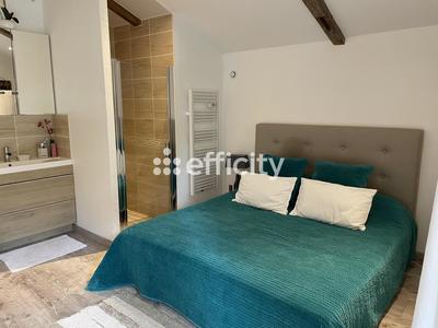 Maison - 201 m² - 7 pièces