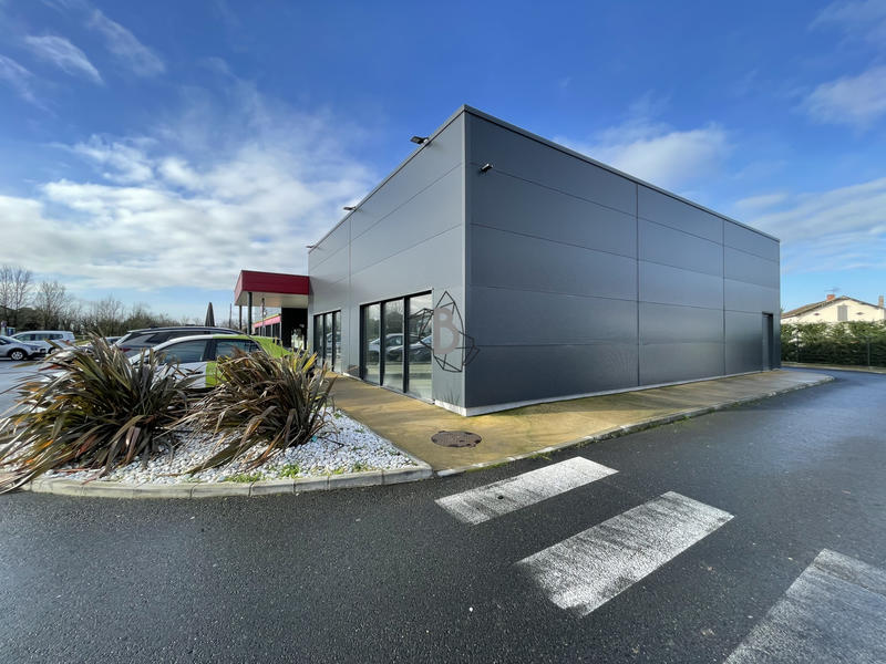 Local commercial - 217 m²