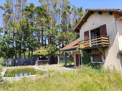 Maison - 200 m² - 8 pièces