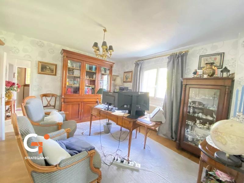 Propriété - 300 m² - 10 pièces