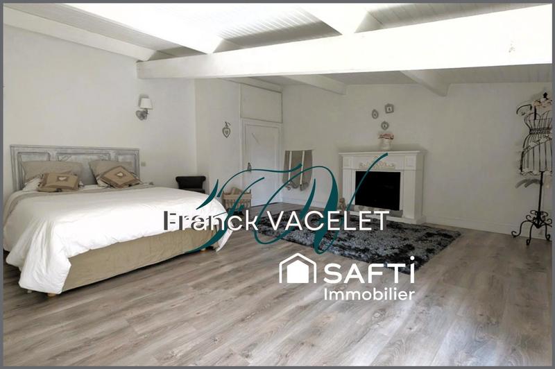 Maison - 363 m² - 9 pièces