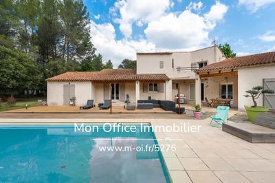 Maison - 271 m² - 6 pièces