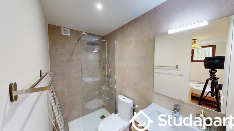 Chambre - 12 m² - 1 pièce