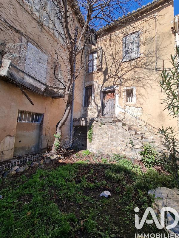 Maison - 250 m² - 13 pièces