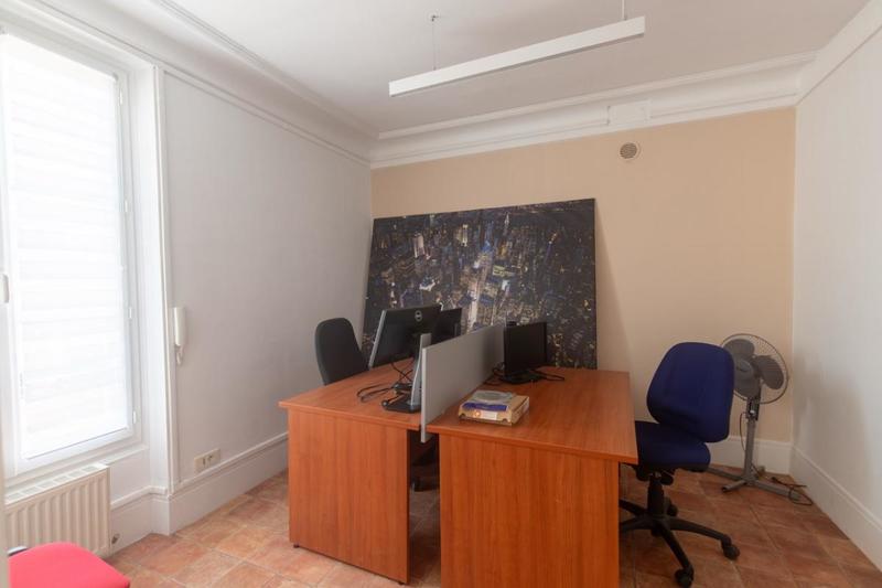 Appartement - 240 m² - 11 pièces