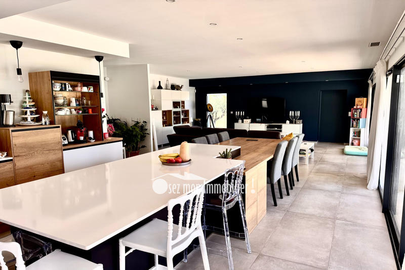 Propriété - 174 m² - 5 pièces