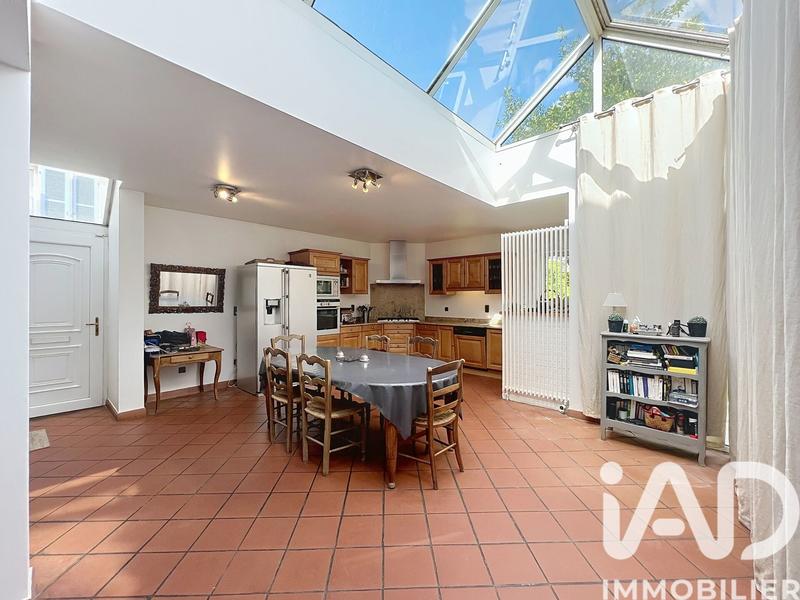 Maison - 290 m² - 8 pièces