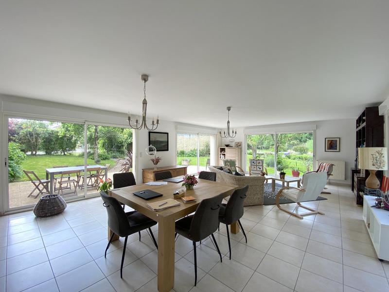 Propriété - 293 m² - 10 pièces