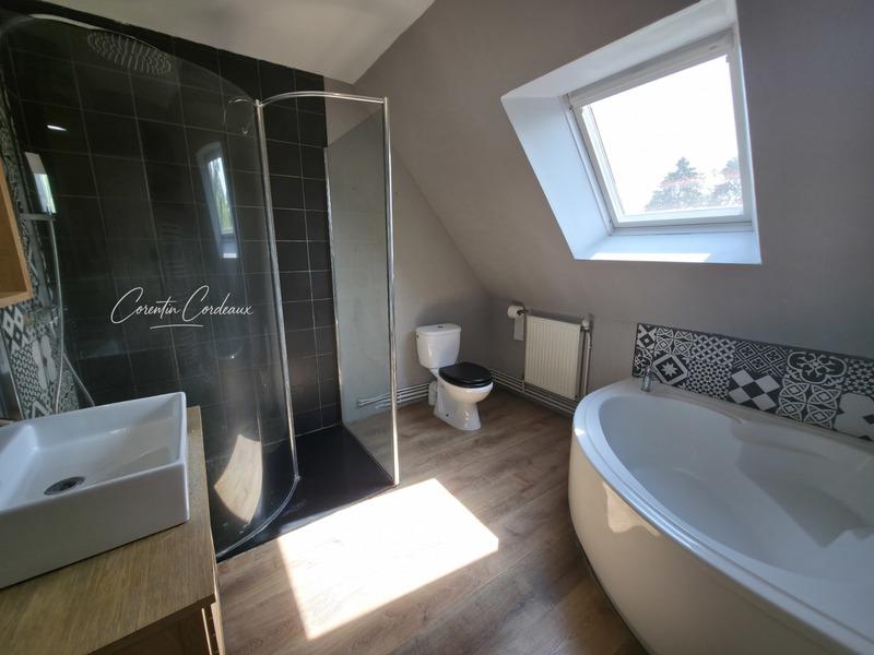 Propriété - 210 m² - 7 pièces